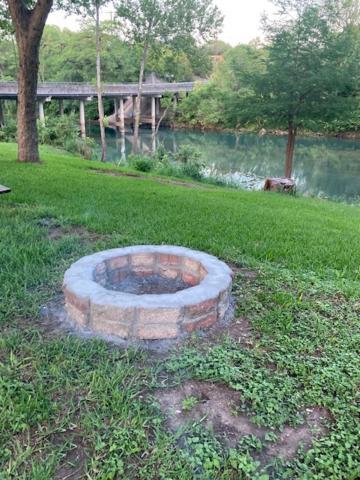 Horseshoe Riverside Lodge Canyon Lake Exterior foto